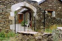 entr&eacute;e, terasse, maison principale
